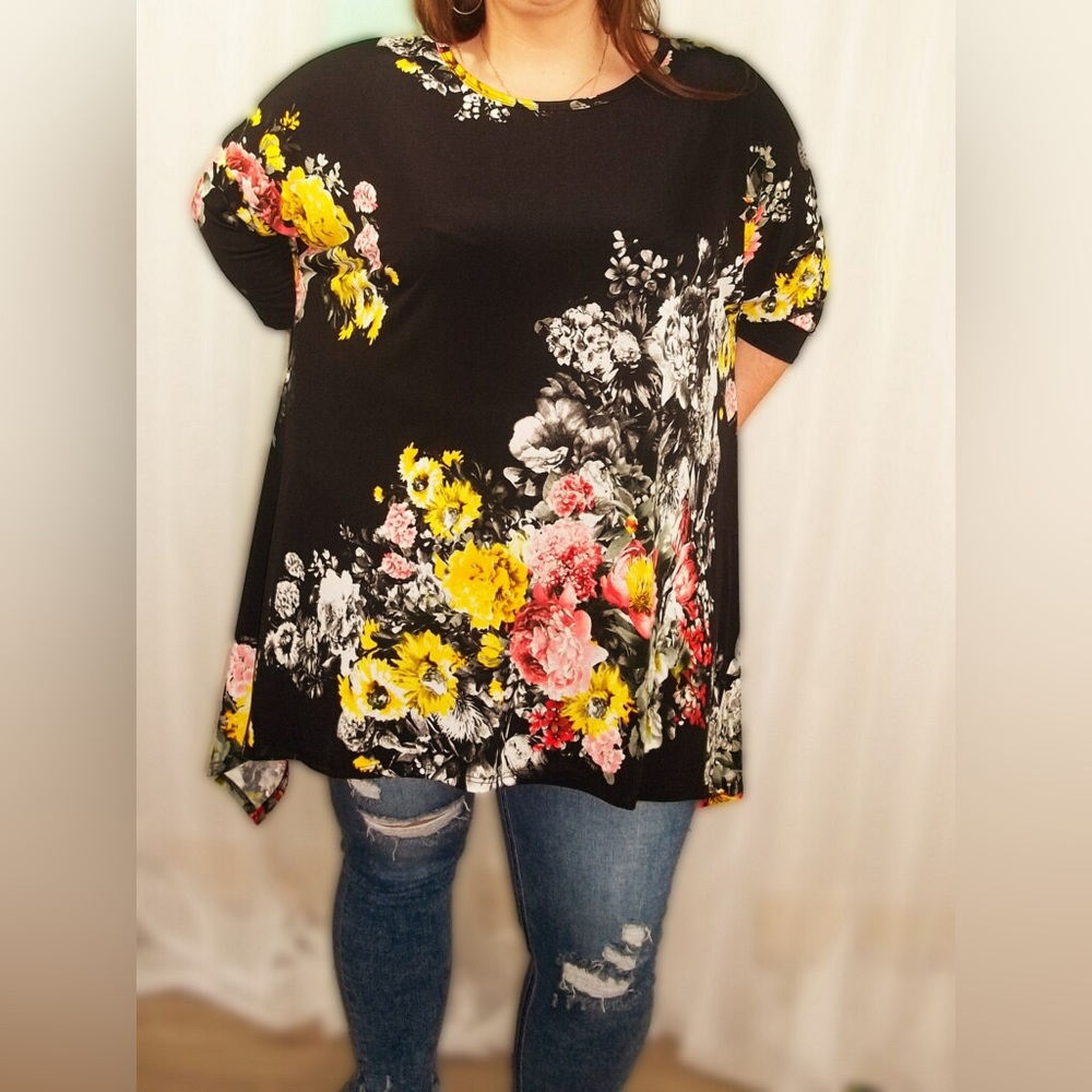 Teena! Beautiful floral side drape top!